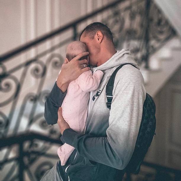 Дмитрий Тарасов показал лицо дочки Миланы в честь важной даты
