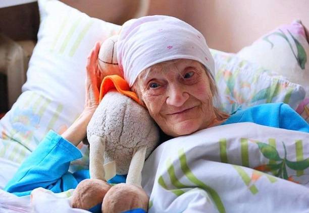 Лиза Арзамасова разделась, чтобы поддержать дом престарелых
