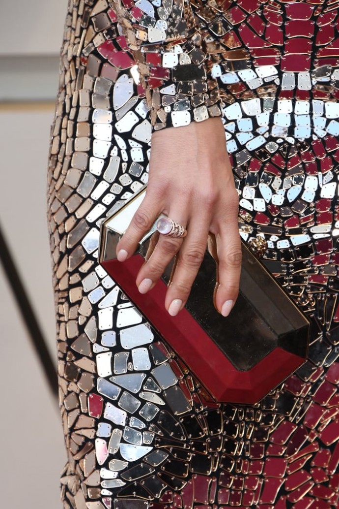 Гляжусь в тебя, как в зеркало: платье Дженнифер Лопес произвело фурор на кинопремии "Оскар 2019"