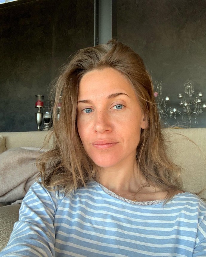 Юлия Ковальчук опять жжёт, выкладывая фото без макияжа