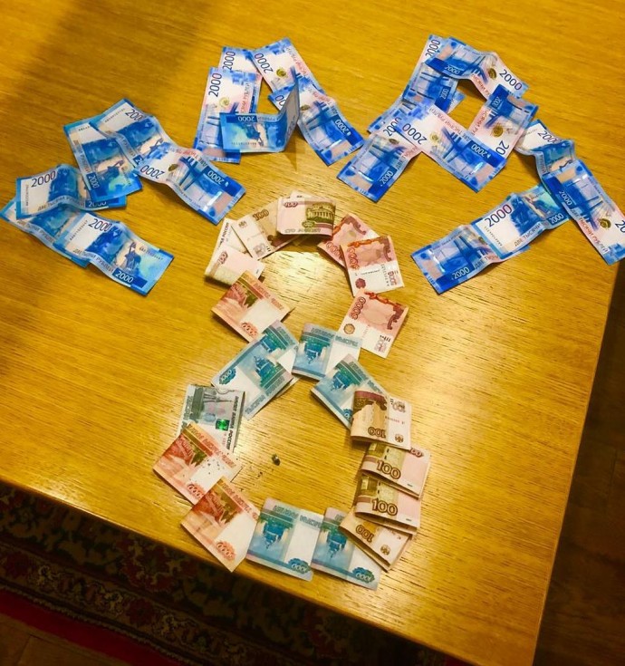 Подписчики попытались сосчитать деньги Сергея Шнурова