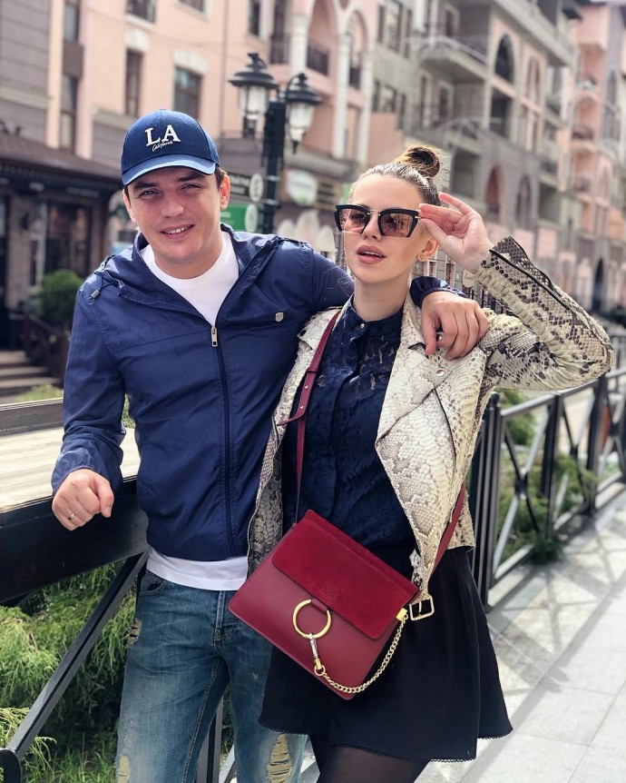 Саша Артёмова призналась, что беременна