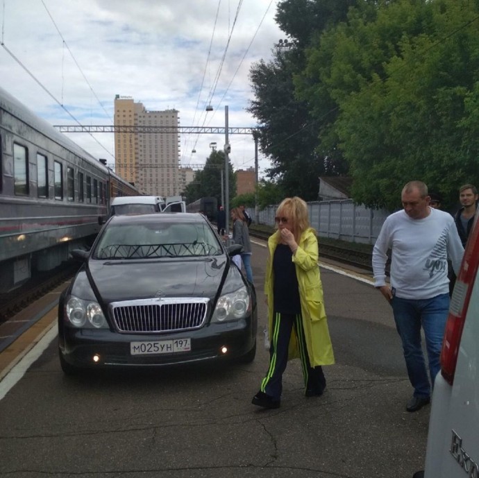 Аллу Пугачеву встретили в Риге не с такими почестями, как проводили в Москве 