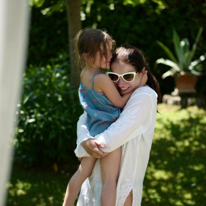 Марина Александрова показала редкое фото с дочкой