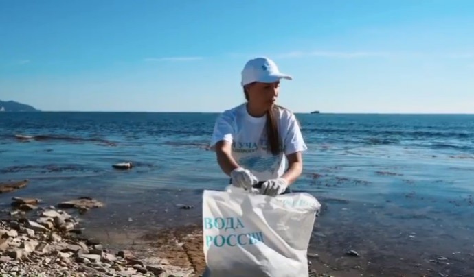 Покинув «Уральские пельмени» Юлия Михалкова теперь собирает мусор