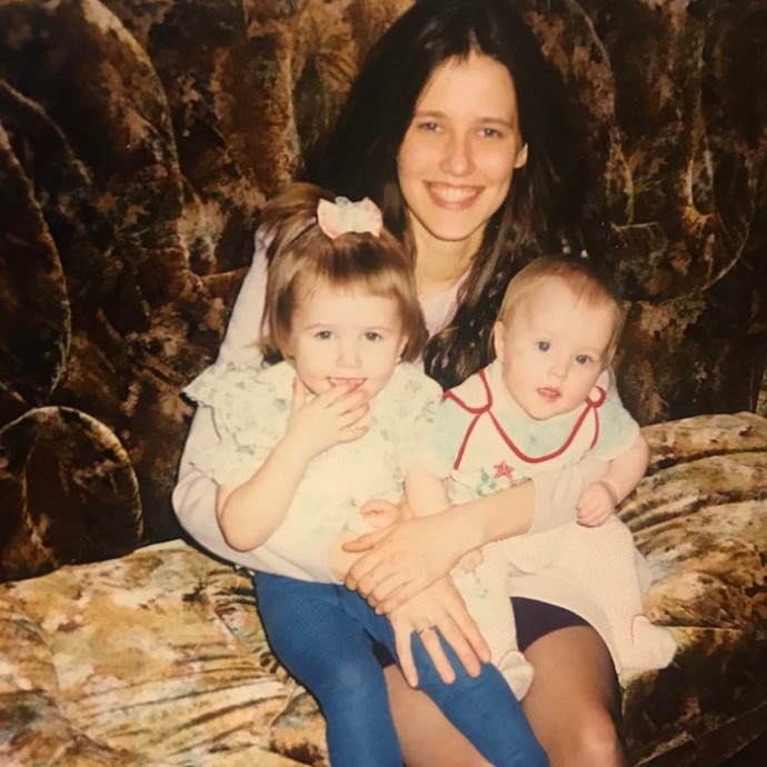"Пока мама снова не забеременела": Анастасия Решетова рассказала о младшей сестре