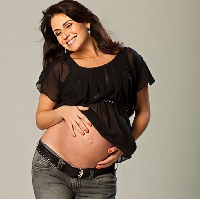 Джованна Антонелли показала свой беременный живот