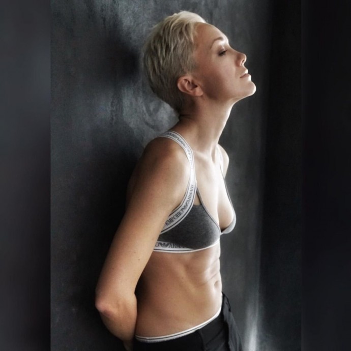 "Необязательно любить своё тело": Дарья Мороз рассказала про свои обнажённые фото
