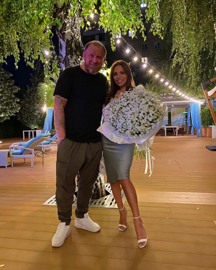 Константин Ивлев женится на "эскортнице из Тамани" через две недели после официального развода 