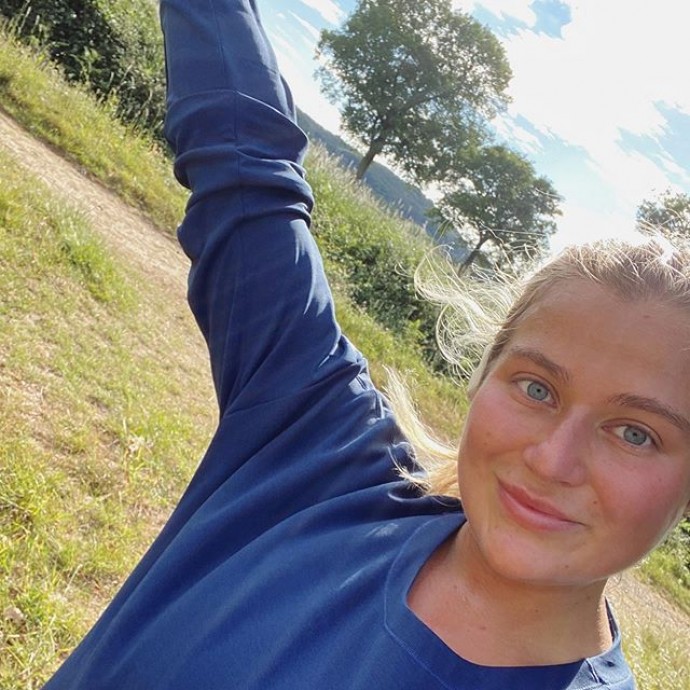 25-летняя дочь Романа Абрамовича удивила поклонников своими ногами