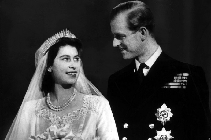 Принцесса Беатрис вышла замуж в винтажном платье королевы Елизаветы
