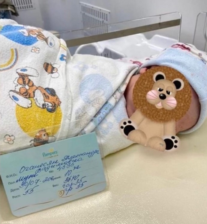 "Хотели хайпануть": Саша Черно возмущена тем, что сотрудница роддома раскрыла имя её новорожденного сына 