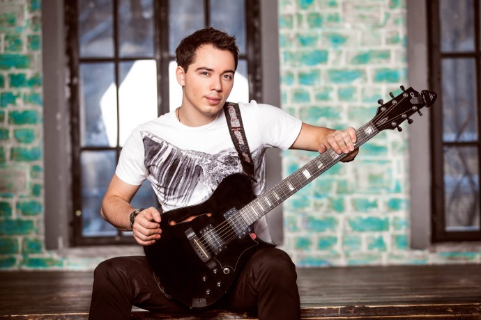 Родион Газманов выживает на недорогих онлайн-концертах