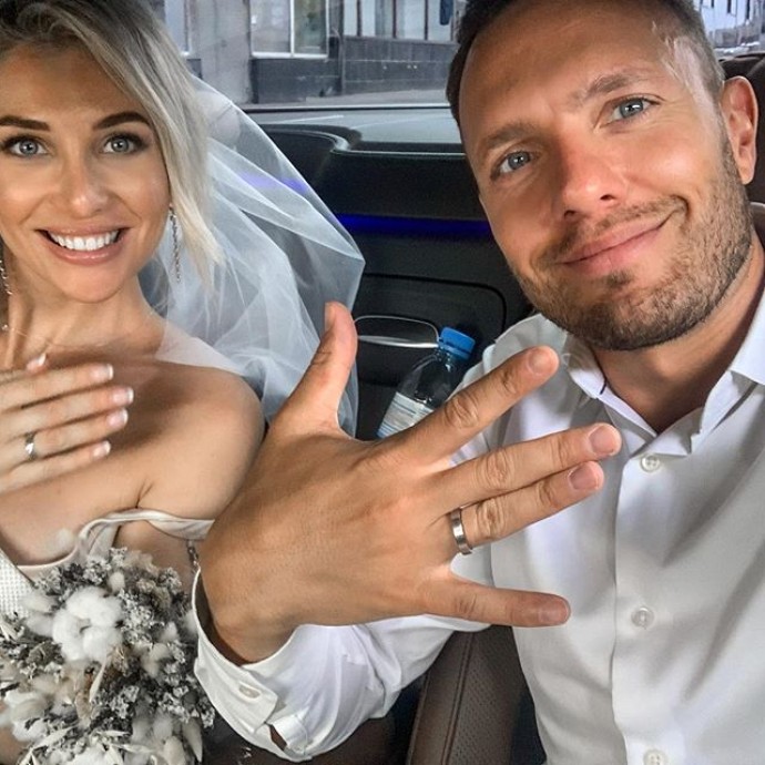 Невеста ведущего Первого канала Тимура Соловьева выбрала необычный образ для свадьбы