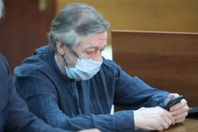 Михаил Ефремов находится в тяжелом состоянии и не может явиться в суд
