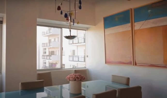 "Здесь ты бомжара": Амиран Сардаров платит полмиллиона рублей за аренду скромной квартиры в США