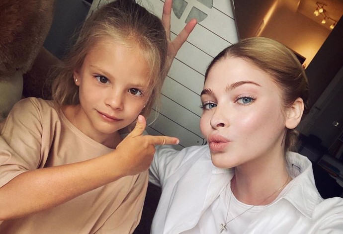 Алёна Шишкова призналась, что не проводит выходные с дочерью 