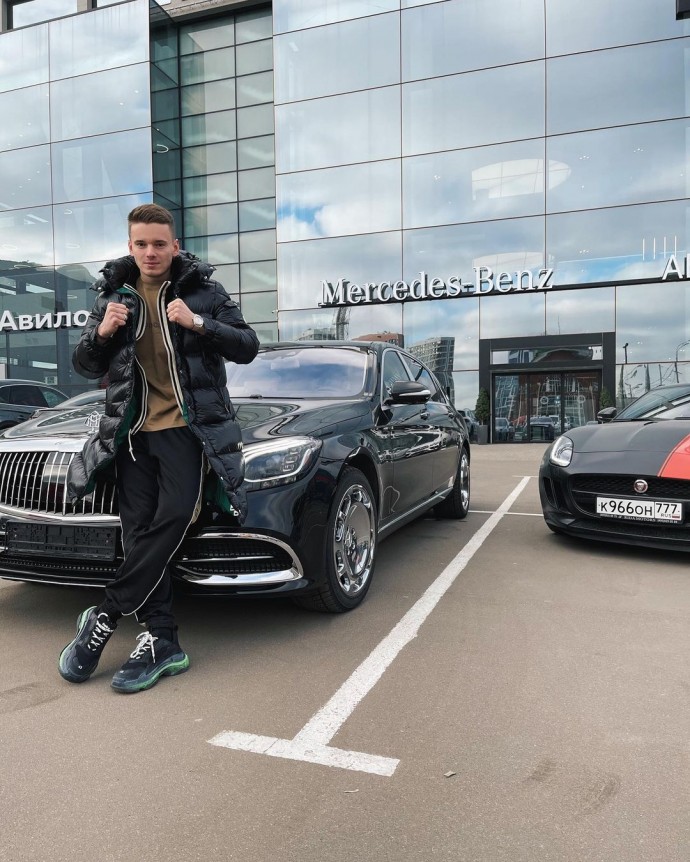 Младший сын певицы Валерии приобрел автомобиль за 8 миллионов рублей