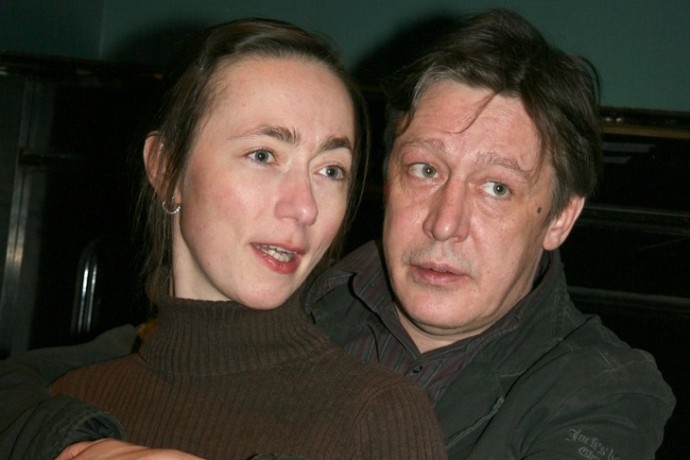 Жена Михаила Ефремова опровергла развод