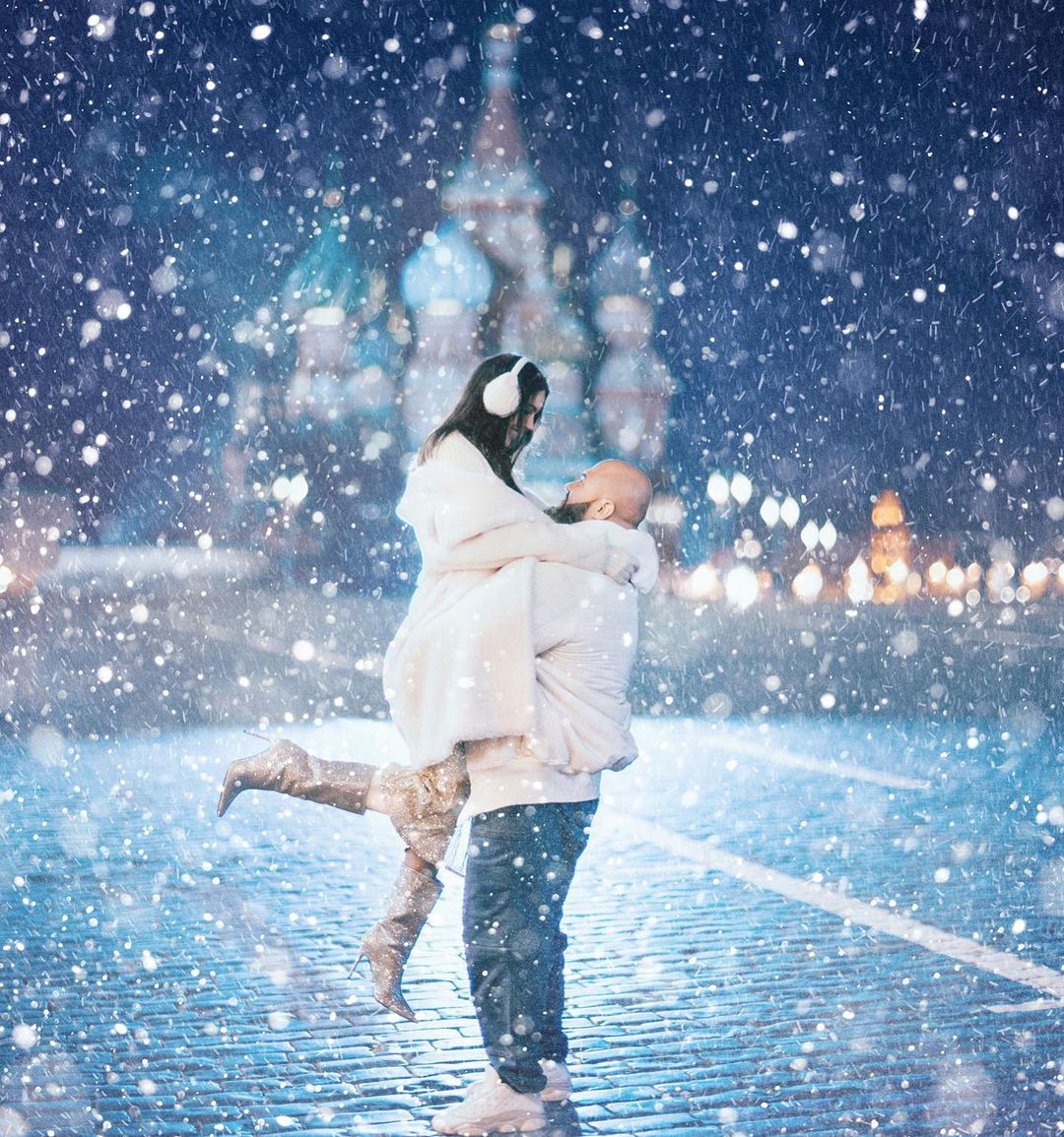 Оксана Самойлова и Джиган устроили романтичную фотосессию в Москве