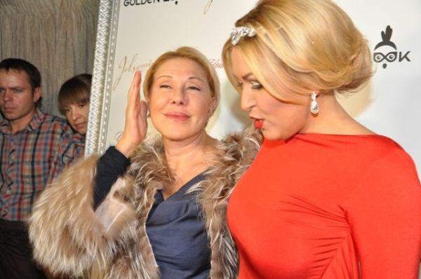 Ирина Дубцова стала блондинкой с длинными локонами