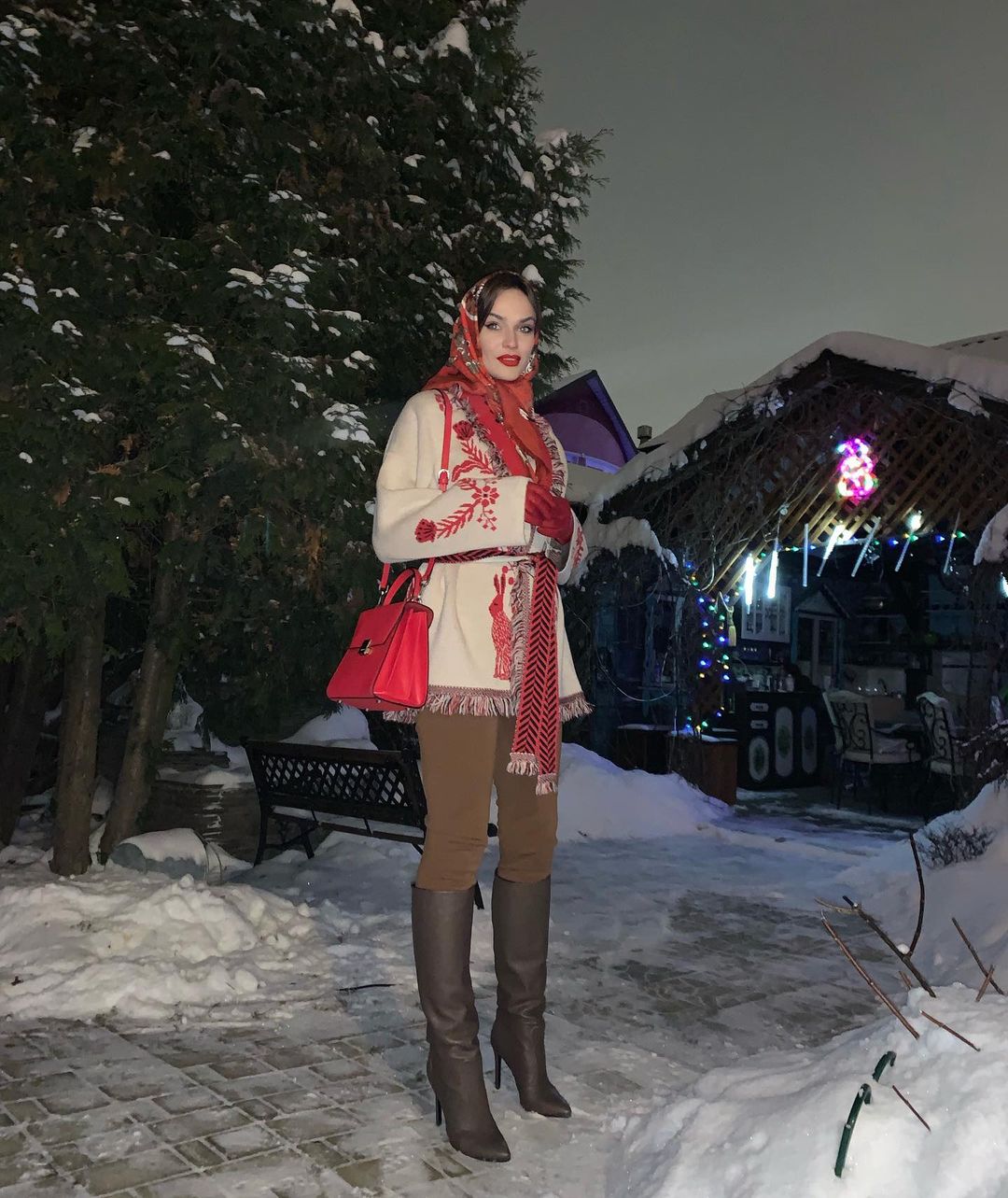 Рейтинг дня: Алёна Водонаева предстала в образе "русской красавицы"