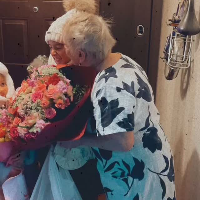 Ксения Бородина с детьми трогательно поздравила бабушку с днем рождения