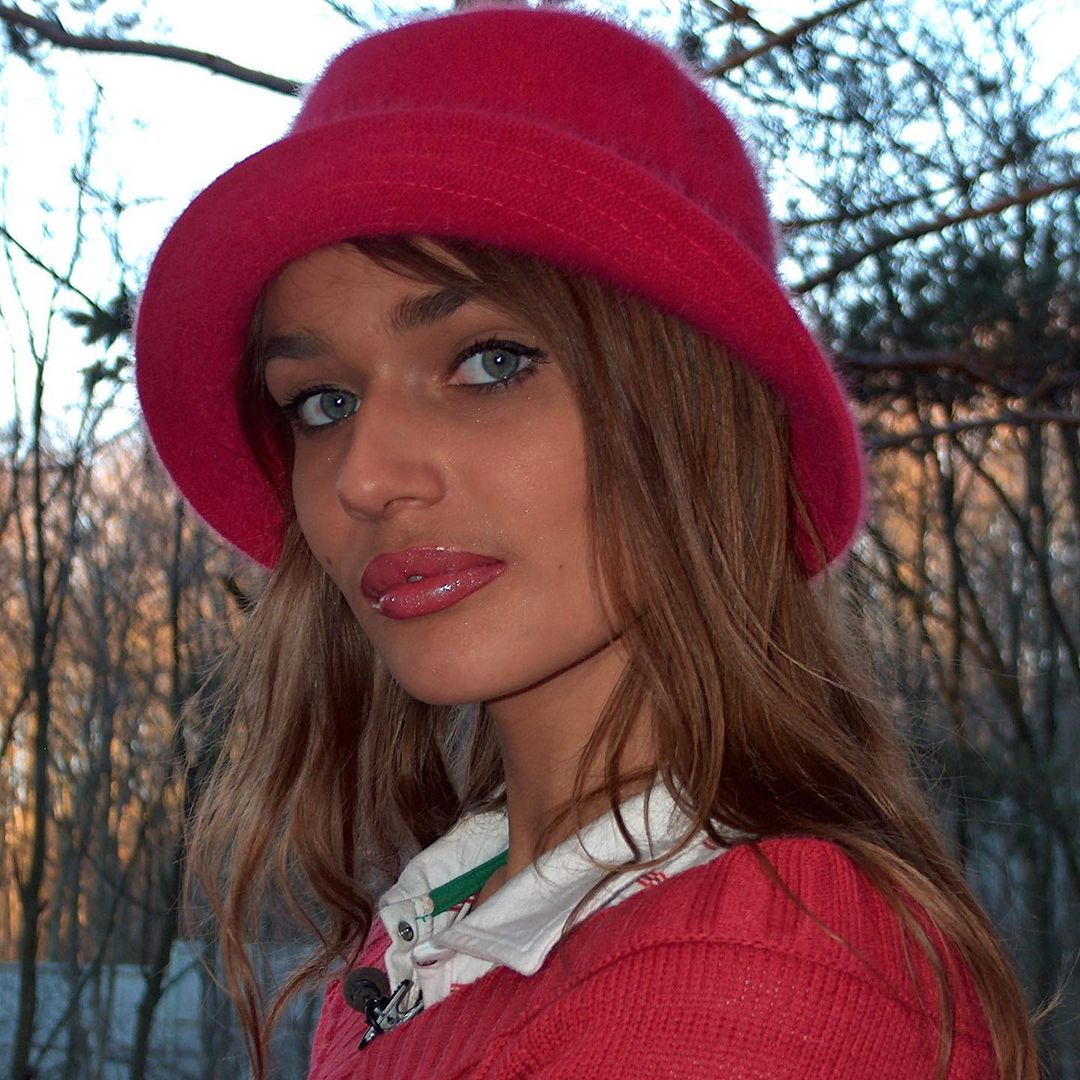 "Усатая Красная шапочка": Алена Водонаева показала, как выглядела, когда приехала покорять Москву