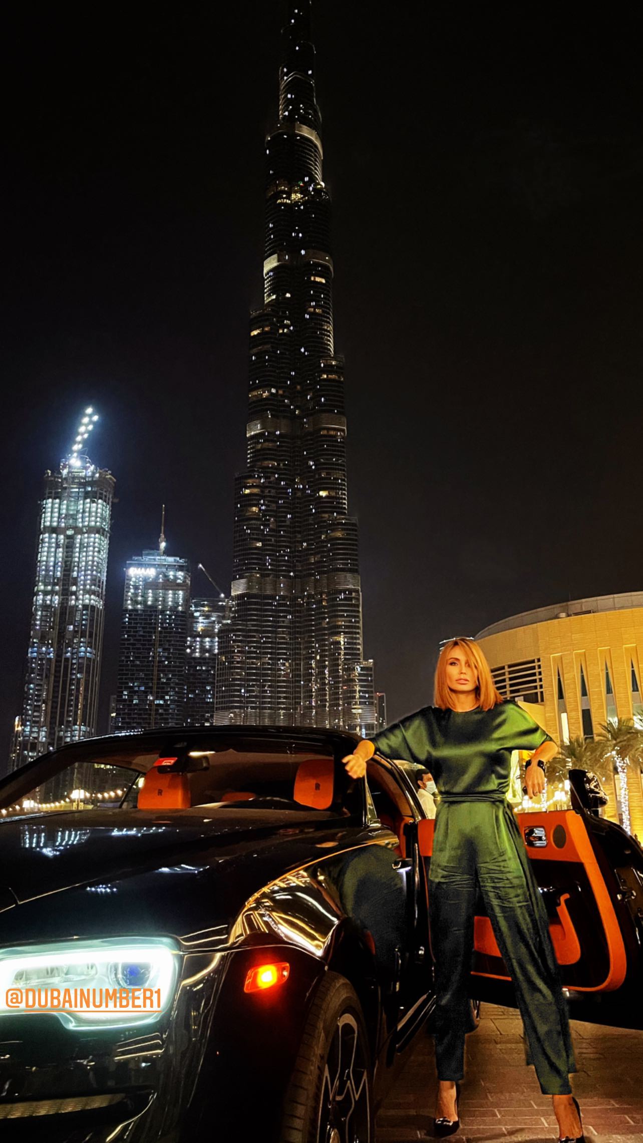 Рейтинг дня: Ляйсан Утяшева примерила стильный образ на отдыхе в Дубаи