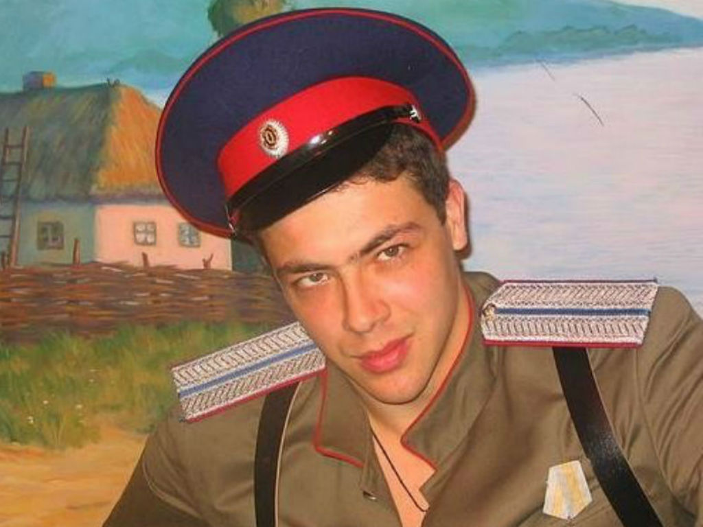 Актер сериала "След" Андрей Лавров набросился с ножом на полицейского