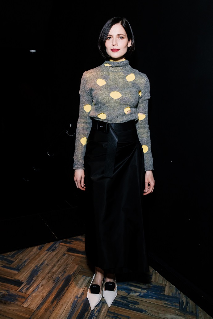 Рейтинг дня: Юлия Снигирь выбрала необычную кожаную юбку для похода на премьеру фильма