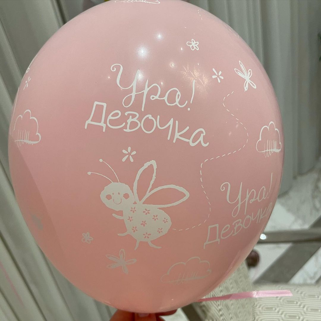 Альбина Джанабаева показала первый снимок новорождённой дочери