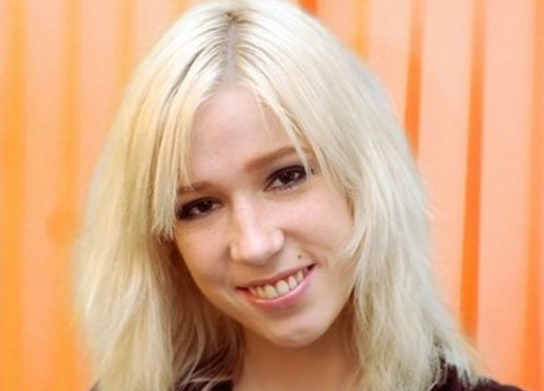 Участница проекта "Дом-2" Надя Ермакова с новым носом и причёской стала неузнаваема
