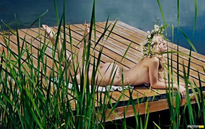"Кости торчат": Полина Гагарина публикует раздирающие душу фото в купальнике	