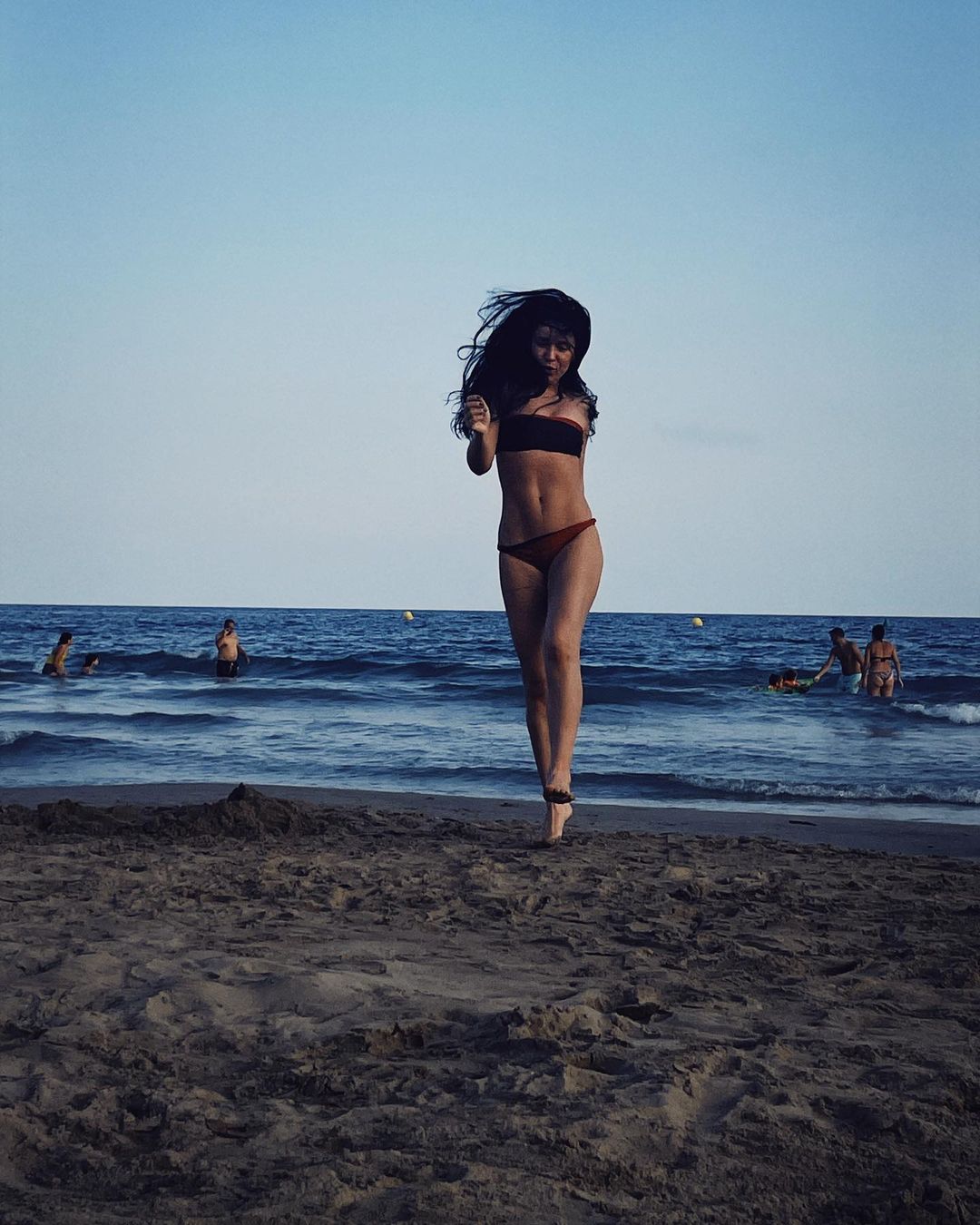 "Какая тёлочка": певица Ёлка впервые разместила в Инстаграм фото в бикини