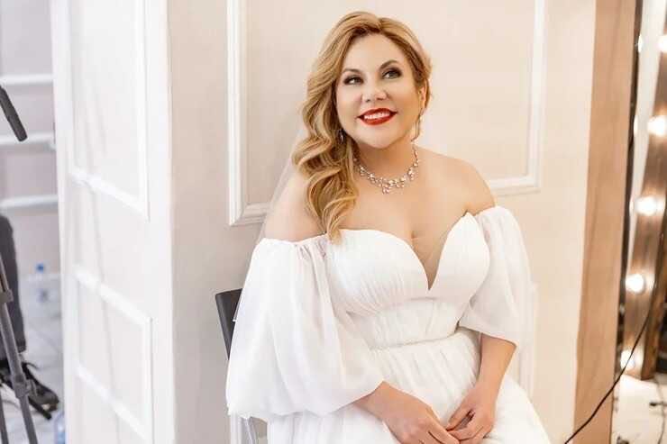 Марина Федункив показала свадебное платье, в котором намерена выйти замуж за молодого гомосексуалиста из Италии