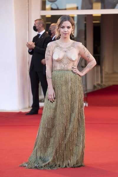 В сети обсуждают самые сексуальные платья Венецианского кинофестиваля