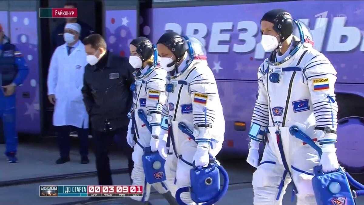 Юлия Пересильд и Клим Шипенко через несколько минут полетят в космос