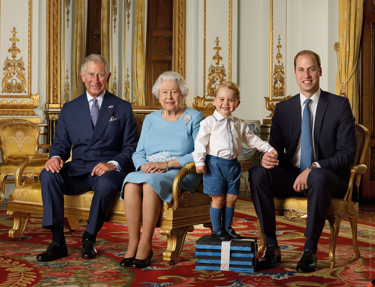 Елизавета II приступила к подготовке сына принца Уильяма к роли будущего короля