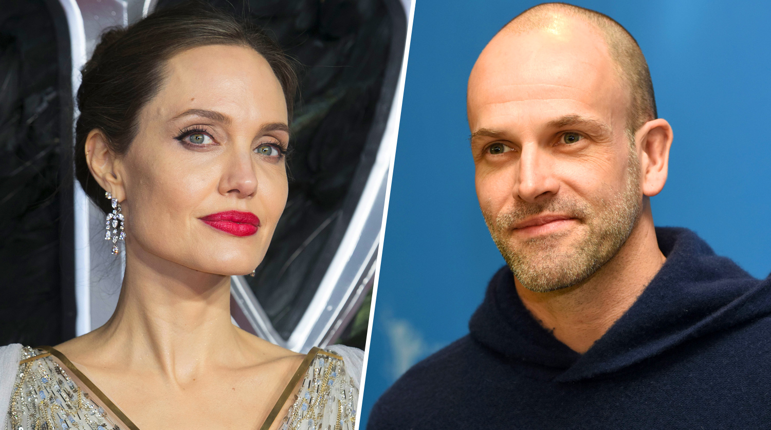 Анджелину Джоли подозревают в романе сразу с двумя мужчинами
