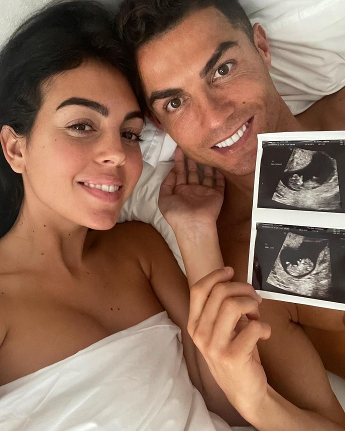 Криштиану Роналдо заказал своей подружке Джорджине Родригес еще двух близнецов, и она уже беременна