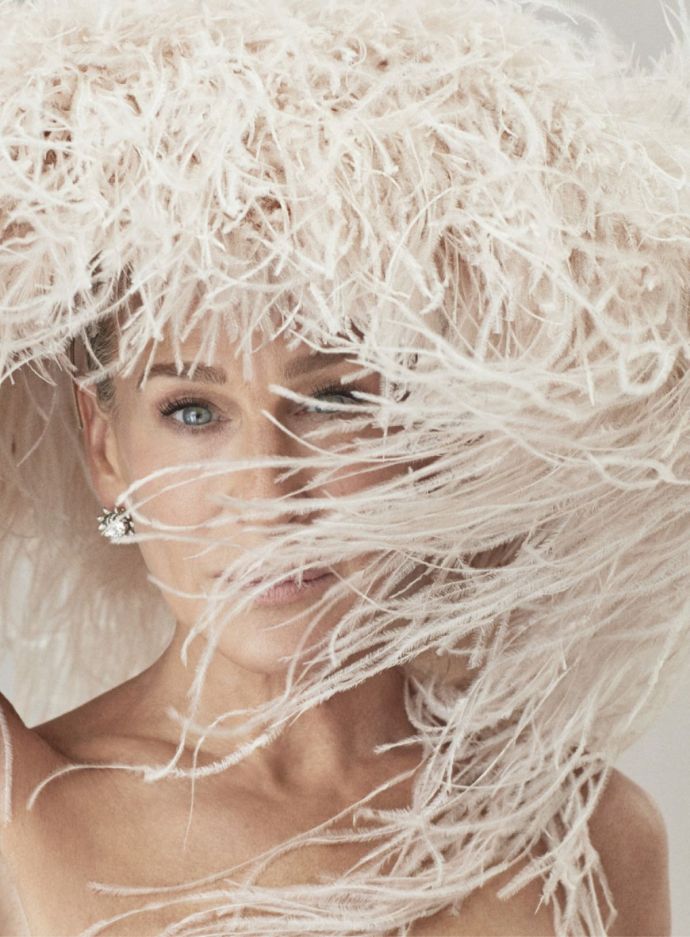 Сара Джессика Паркер снялась в "перьевой" фотосессии для декабрьского Vogue