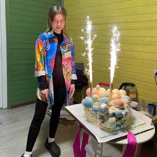 Дочь Вячеслава Малафеева, осуждённая за торговлю наркотиками, празднует 18-летие в клинике
