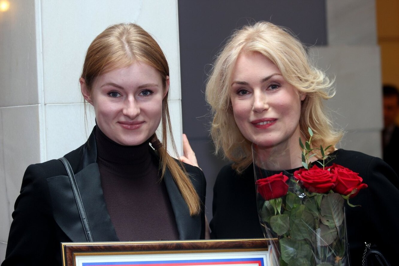 Дочь Марии Шукшиной пожаловалась, что мать не одобряет ее увлечение бодибилдингом