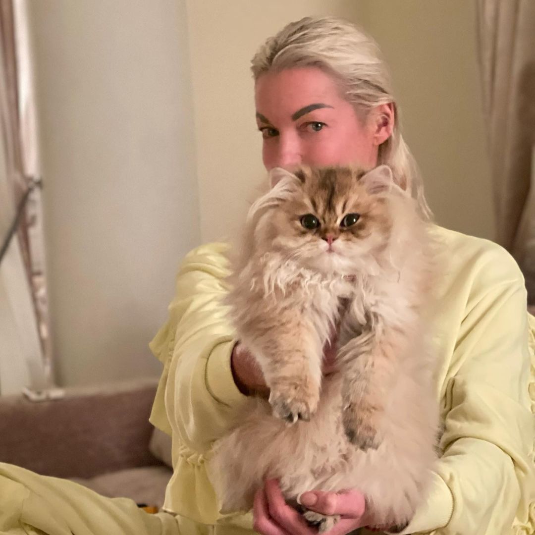 Анастасия Волочкова поставила в спальне чучело умершего кота 