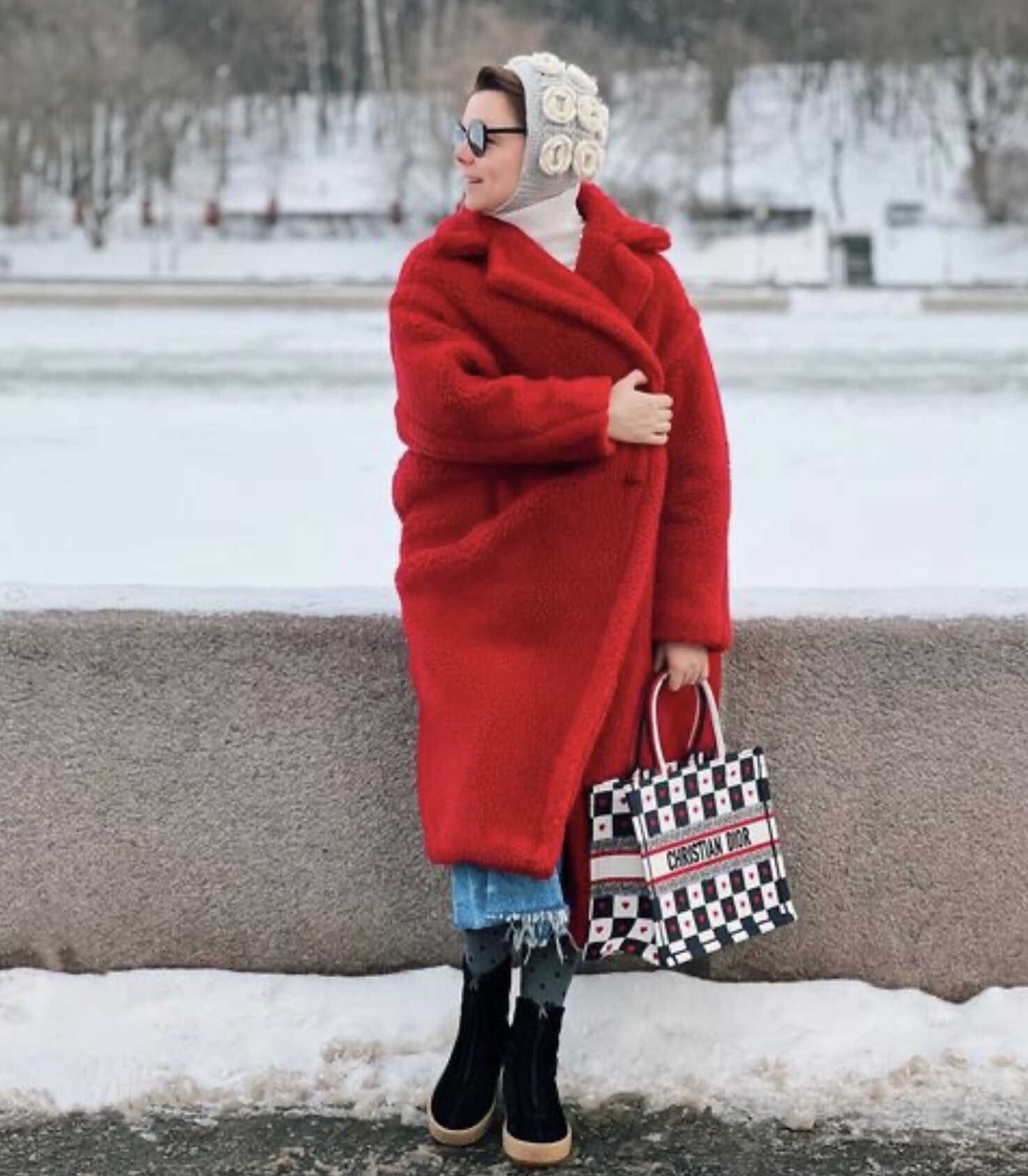 Татьяна Брухунова начала Новый год с нового наряда, который в сети посчитали «придурковатым»