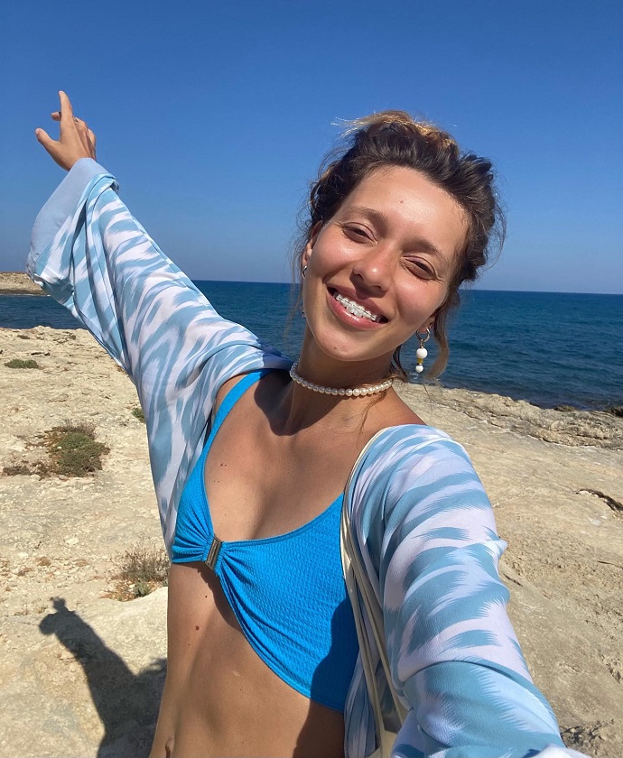 «Откуда грудь?»: Регина Тодоренко раскрыла секрет своих форм