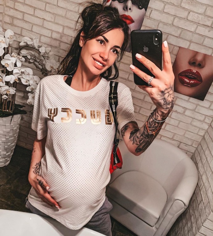 Саша Кабаева несказанно поправилась за время беременности