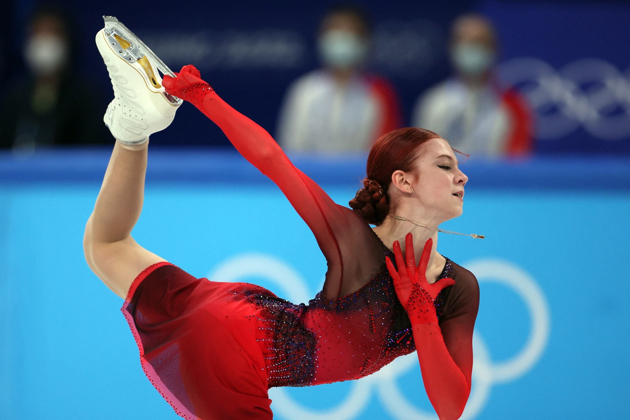 Расстроенная Александра Трусова устроила истерику перед награждением на Олимпийских играх в Пекине