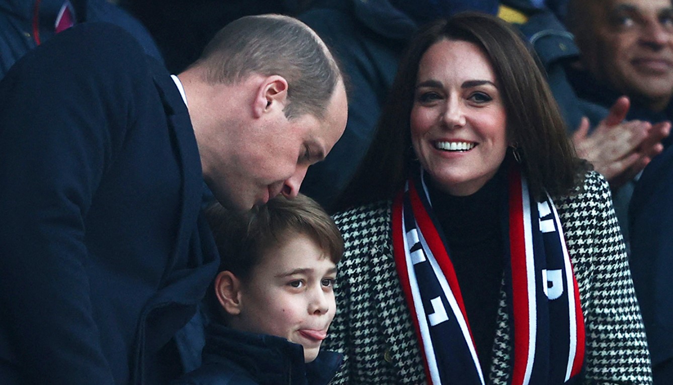 Маленького принца Джорджа раскритиковали за ковыряние в носу во время выхода с родителями в свет